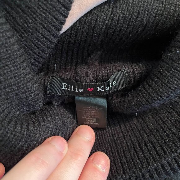 Ellie and Kate Poncho - Picture 4 of 6